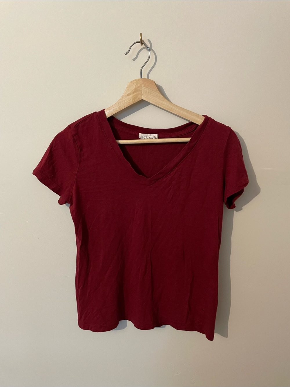 Women's V-Neck Short Sleeve Tee - Burgundy